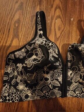 Black Floral Hook-Front Bralette From Chaterines